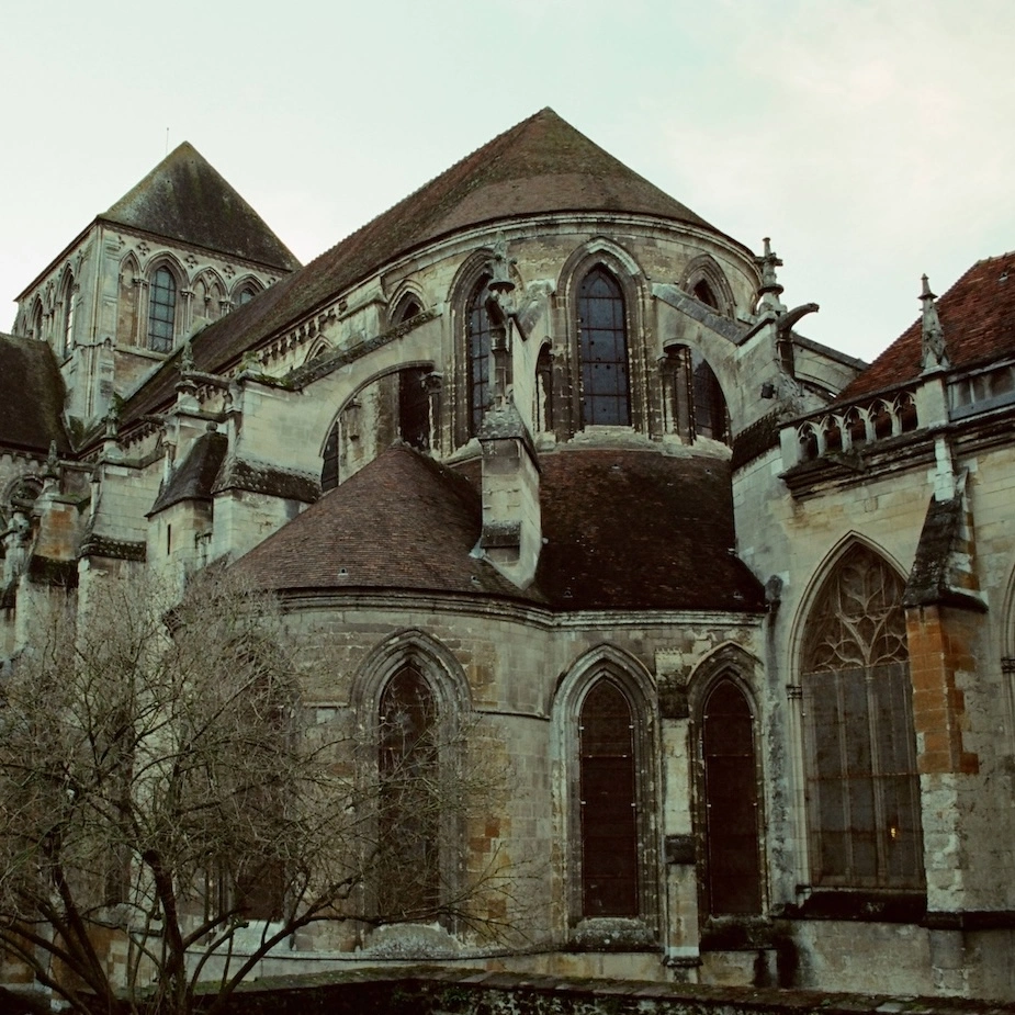 bilan-de-competences-lisieux-14 Bilan de compétences Lisieux - 14 : vue de la cathédrale